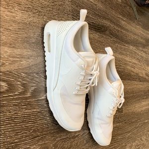 Nike women’s air max Thea